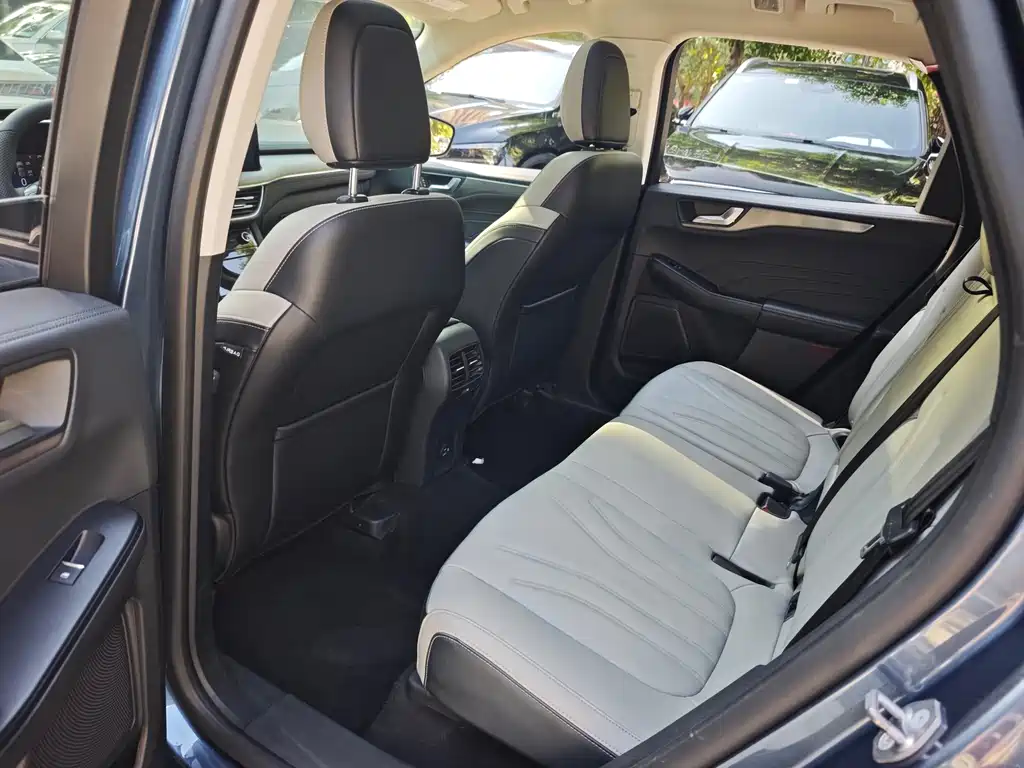 Ford Escape — миниатюра 16
