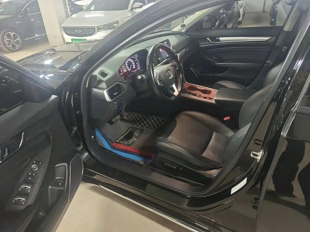 Honda Accord — миниатюра 18