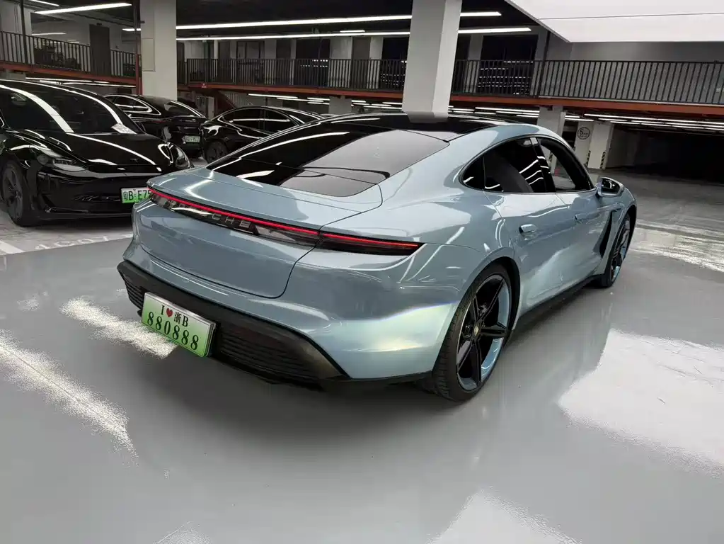 Porsche Taycan — миниатюра 17