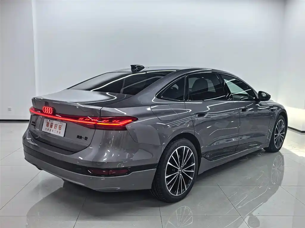 Audi A6L e-tron — миниатюра 5