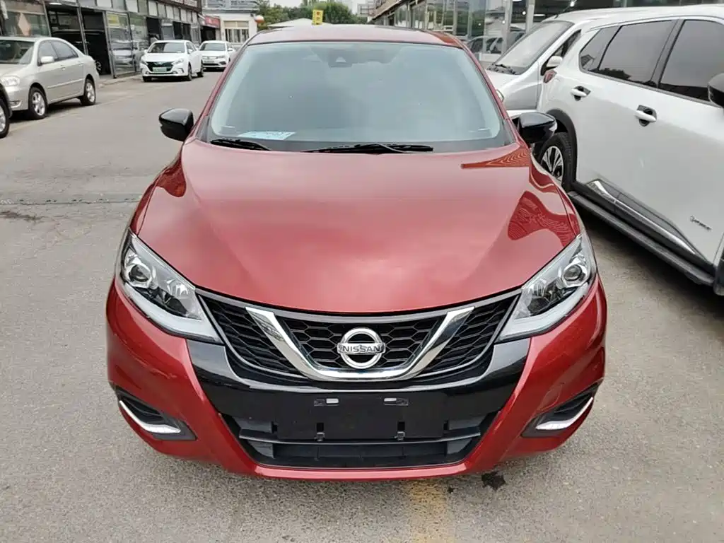 Nissan Tiida — миниатюра 3