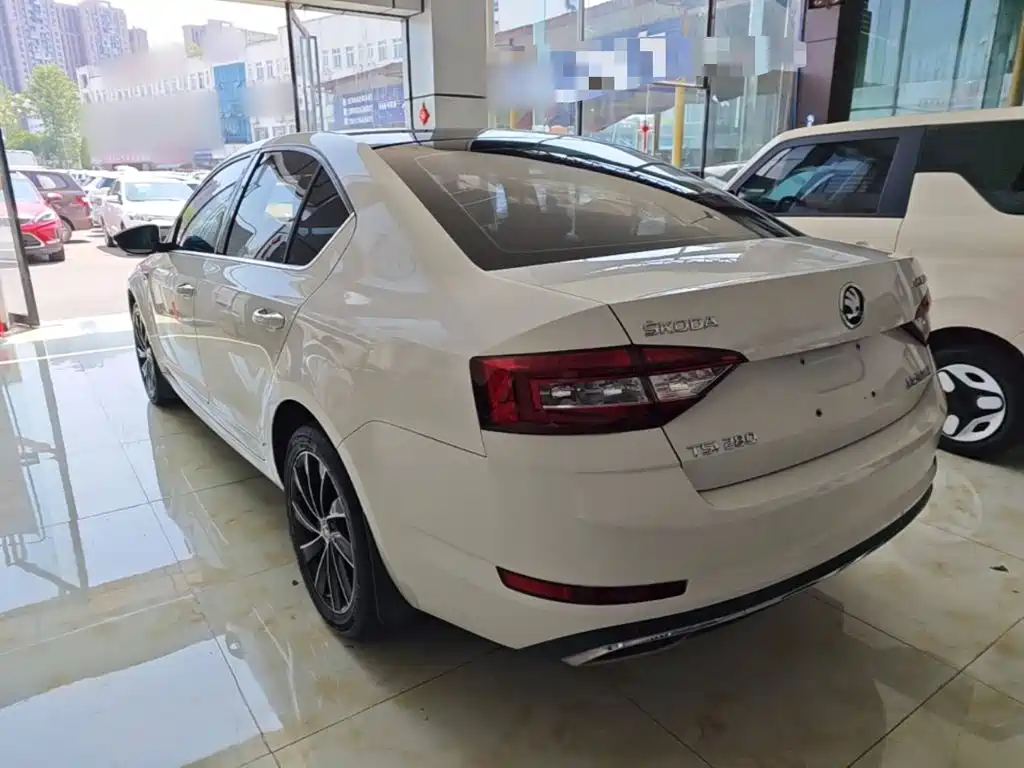 Skoda Octavia — миниатюра 5