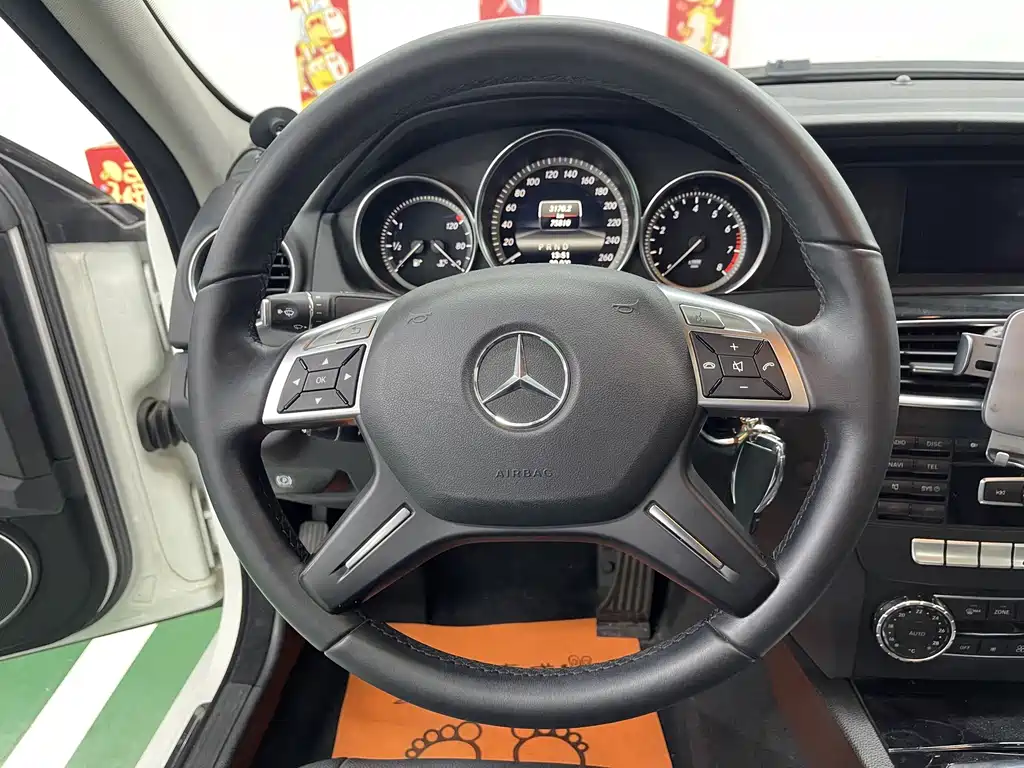 Mercedes-Benz C-Class — миниатюра 12