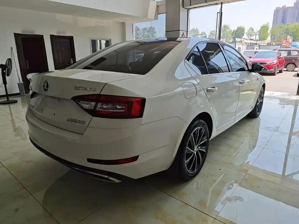 Skoda Octavia — миниатюра 7