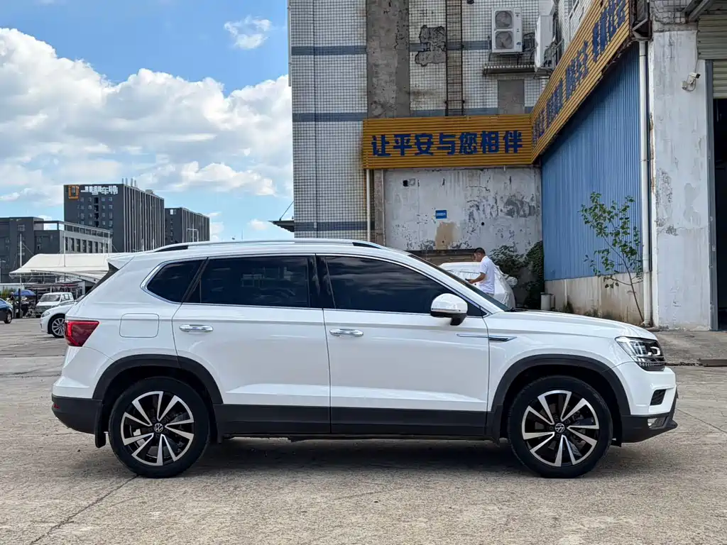 Volkswagen Tharu — миниатюра 4