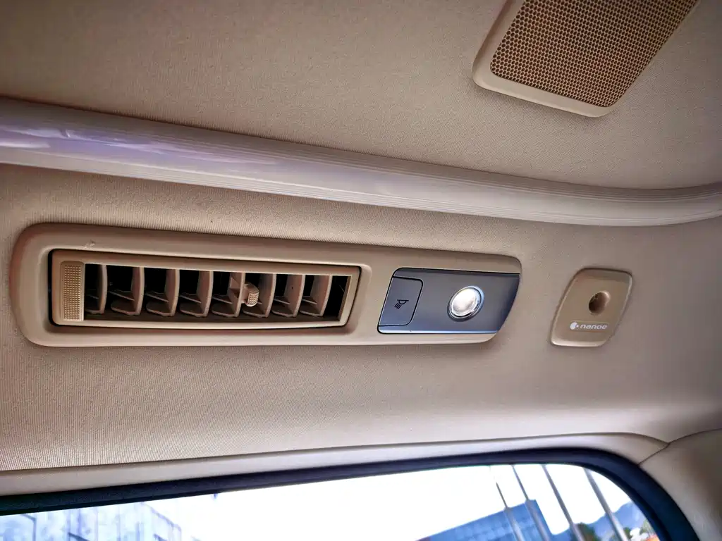 Toyota Alphard — миниатюра 19