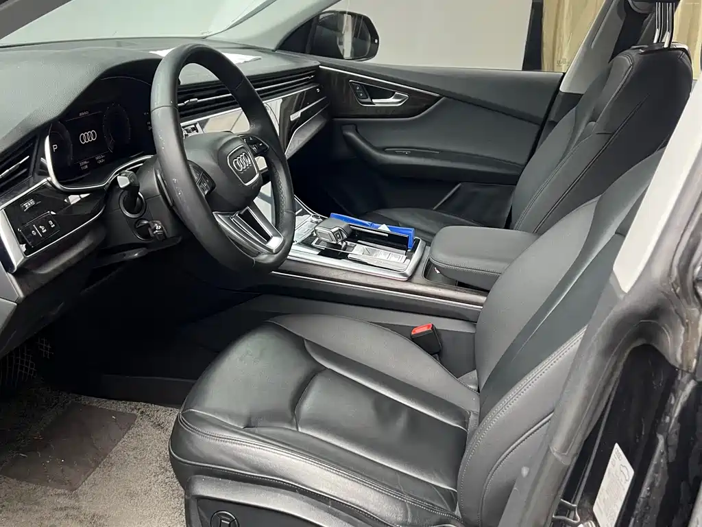 Audi Q8 2021 55 TFSI Luxury