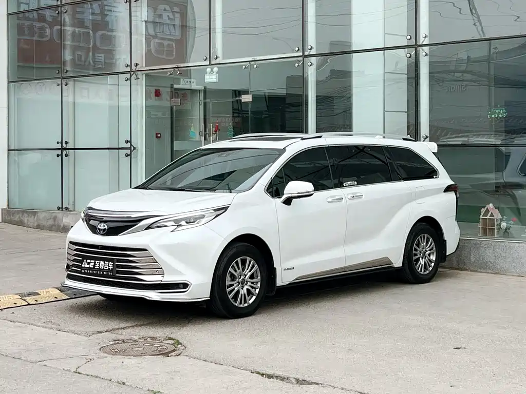 Toyota Sienna 2023