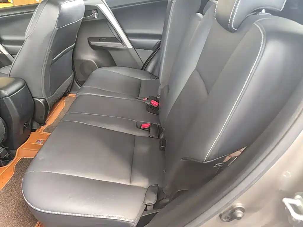 Toyota RAV4 — миниатюра 17