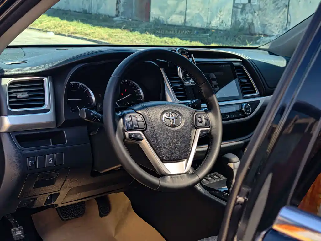 Toyota Highlander — миниатюра 14