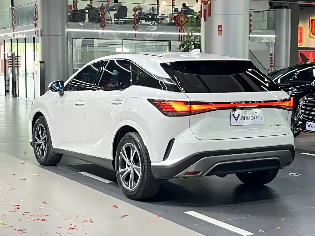Lexus RX — миниатюра 9
