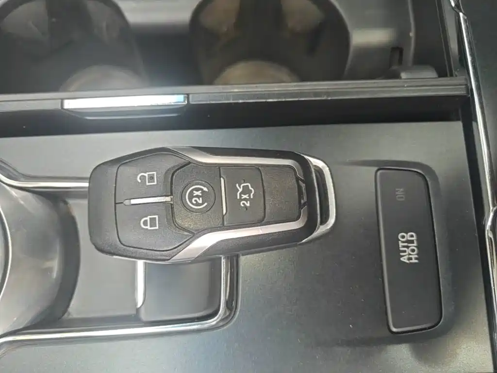 Ford Taurus — миниатюра 9