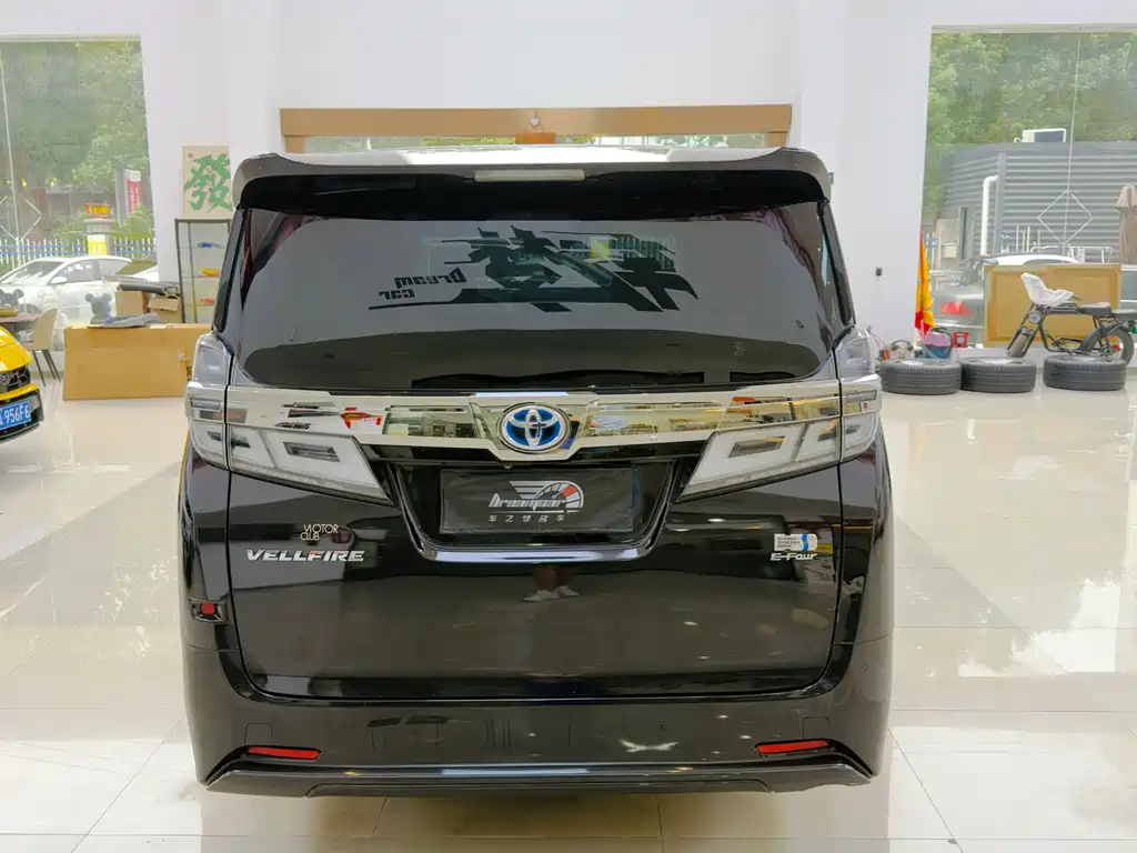 Toyota Vellfire — миниатюра 6