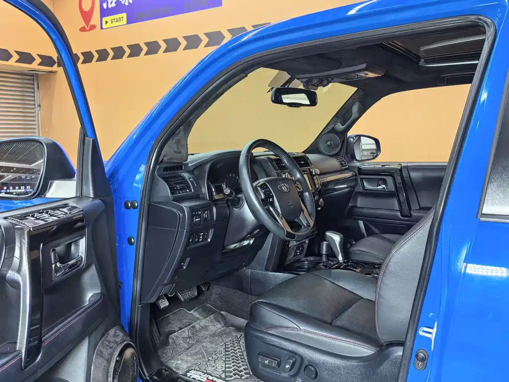 Toyota 4Runner — миниатюра 8