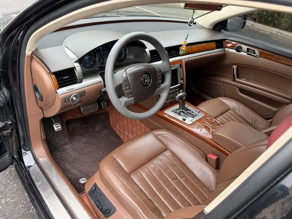 Volkswagen Phaeton — миниатюра 5