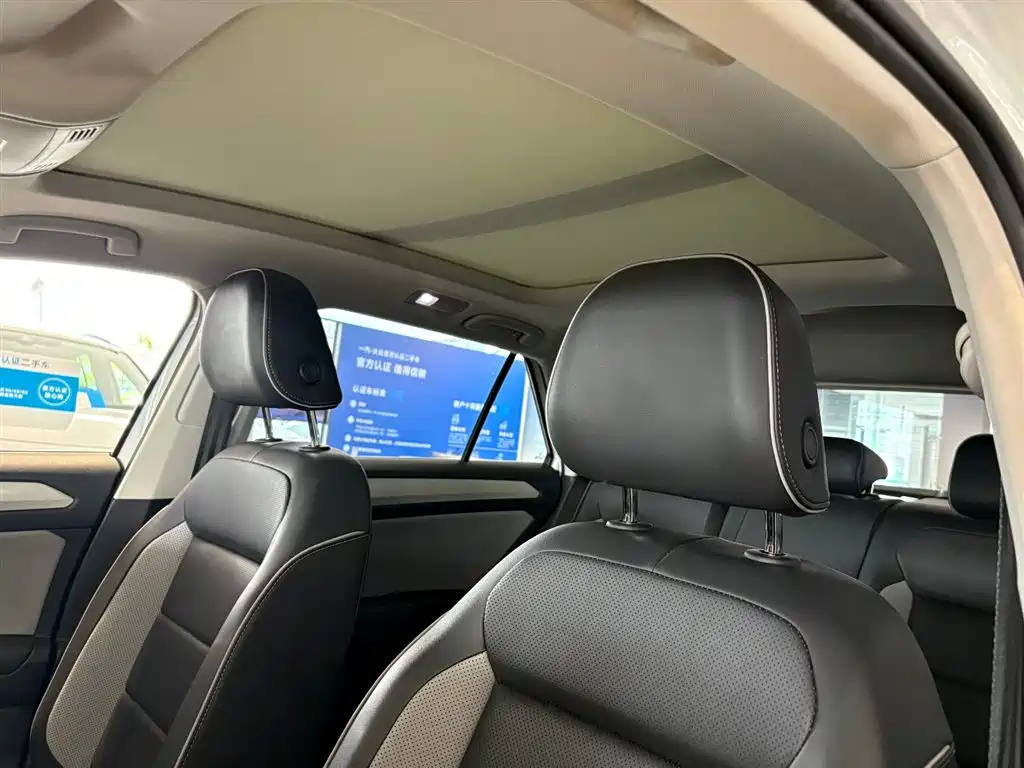 Volkswagen T-Roc — миниатюра 15