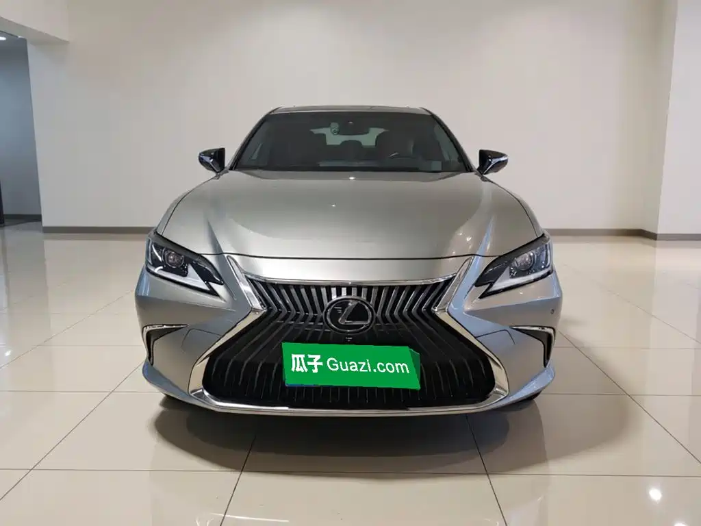 Lexus ES — миниатюра 2