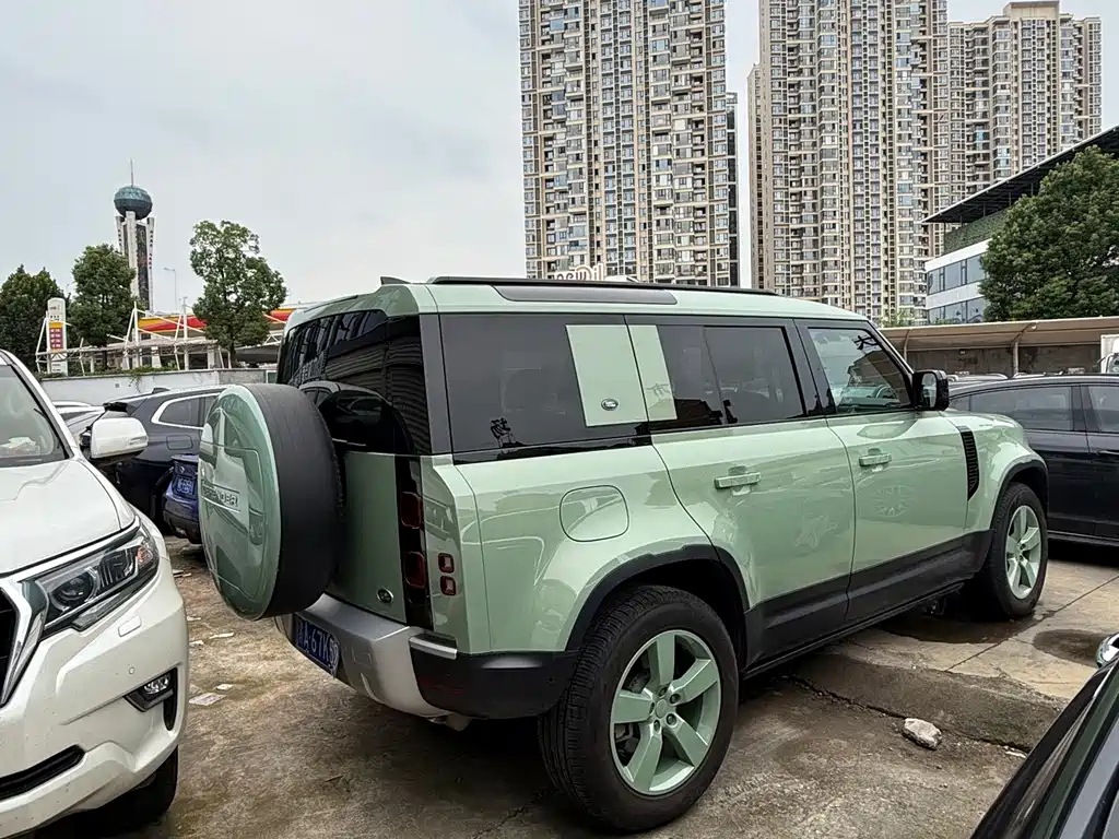 Land Rover Defender — миниатюра 3