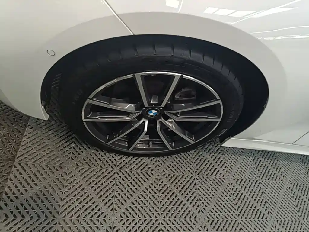 BMW 3 Series — миниатюра 23