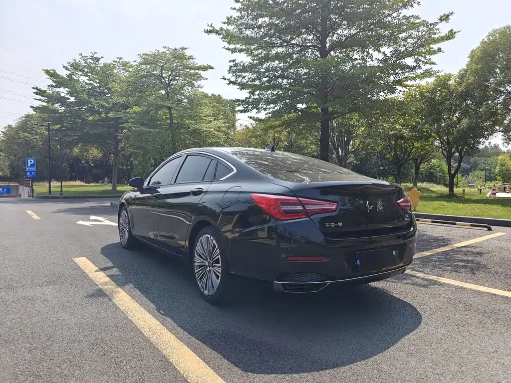 Hongqi Hongqi H5 — миниатюра 16