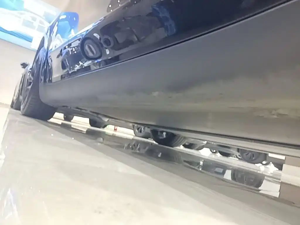 Tesla Model Y — миниатюра 21