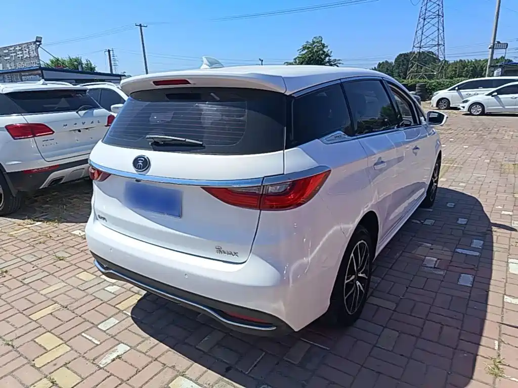 BYD MAX — миниатюра 7