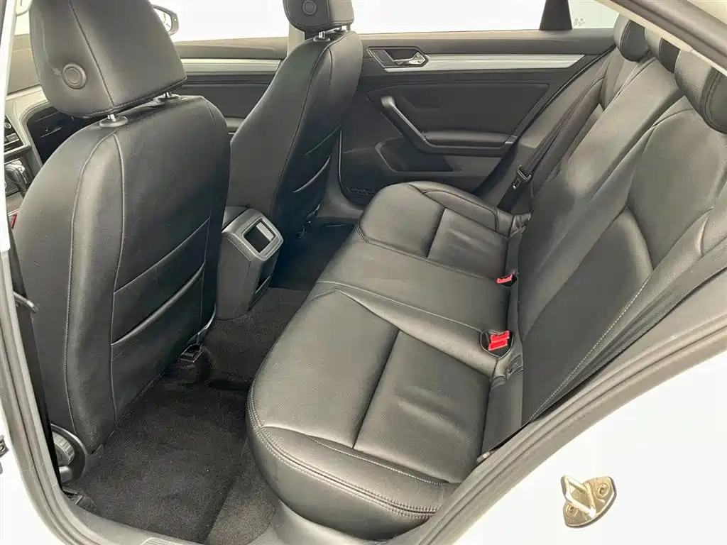 Volkswagen Lamando 2019 230TSI DSG VI