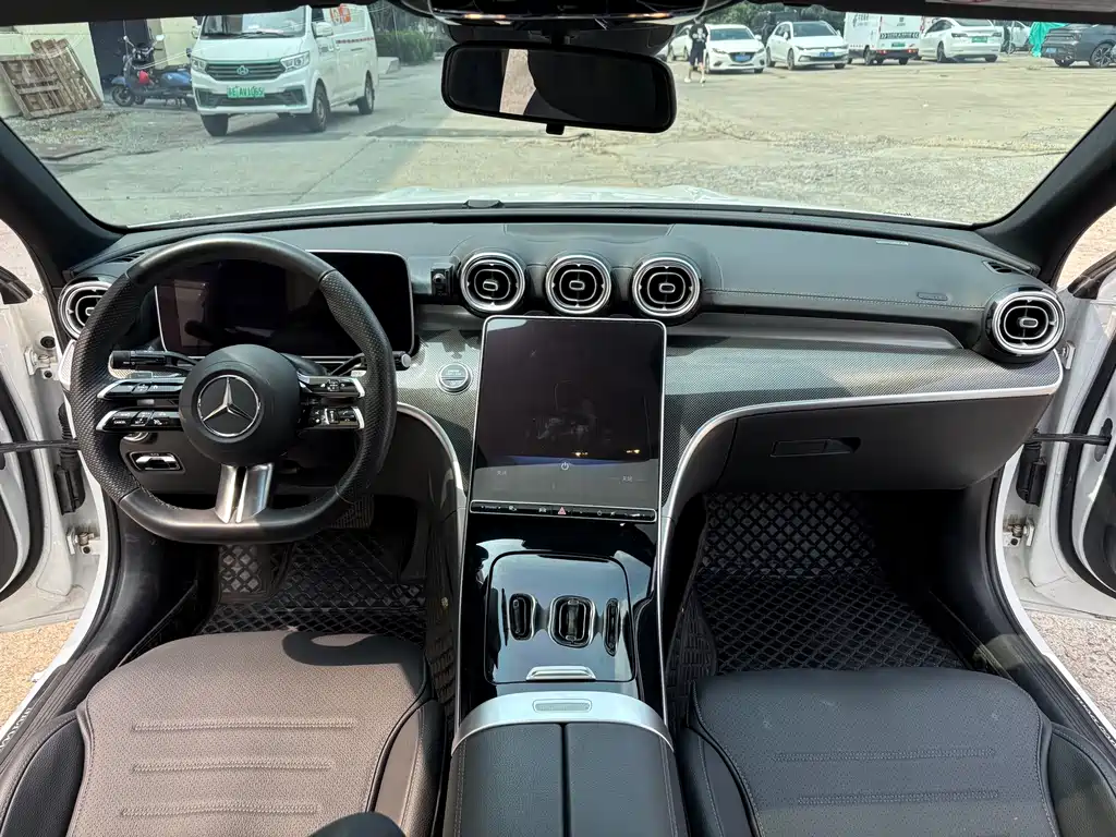 Mercedes-Benz C-Class — миниатюра 14