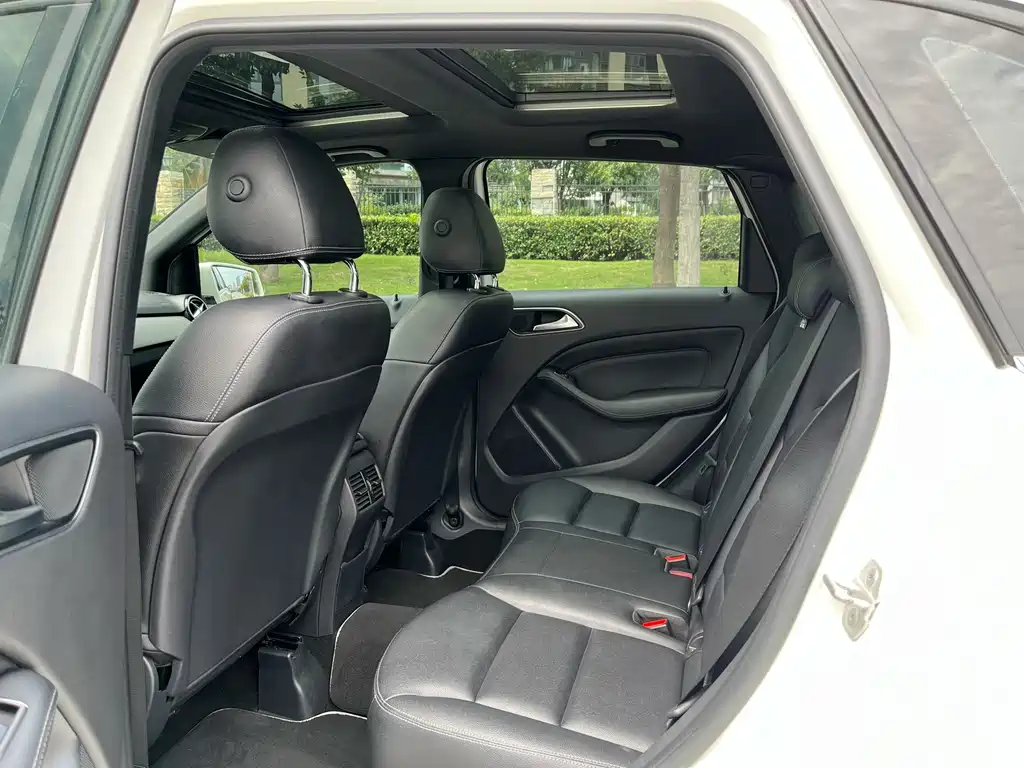Mercedes-Benz B-Class — миниатюра 11
