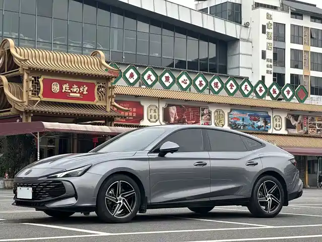 2023 MG MG7