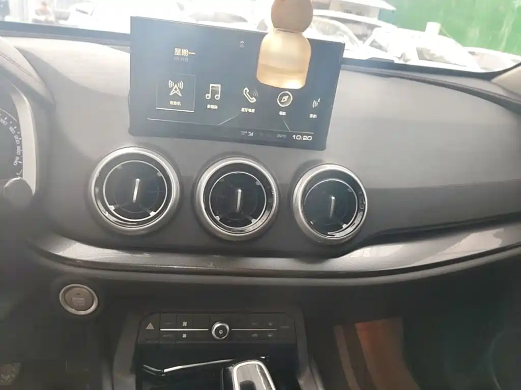 Wey Wey VV5 — миниатюра 13