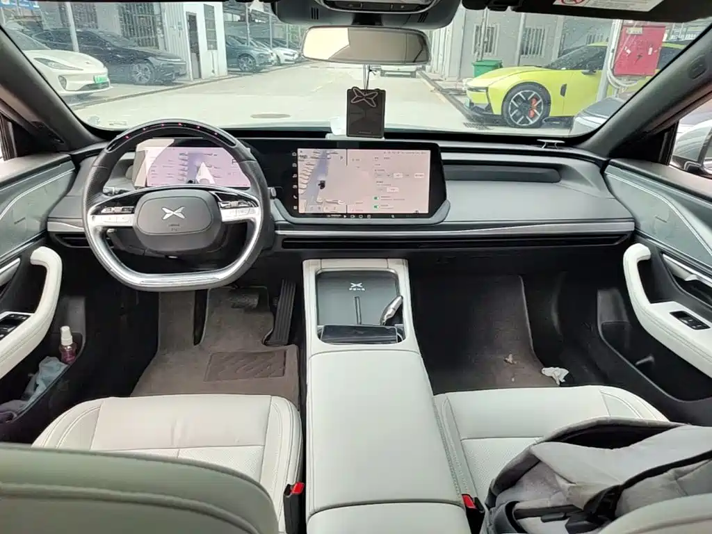 XPeng P7 — миниатюра 10