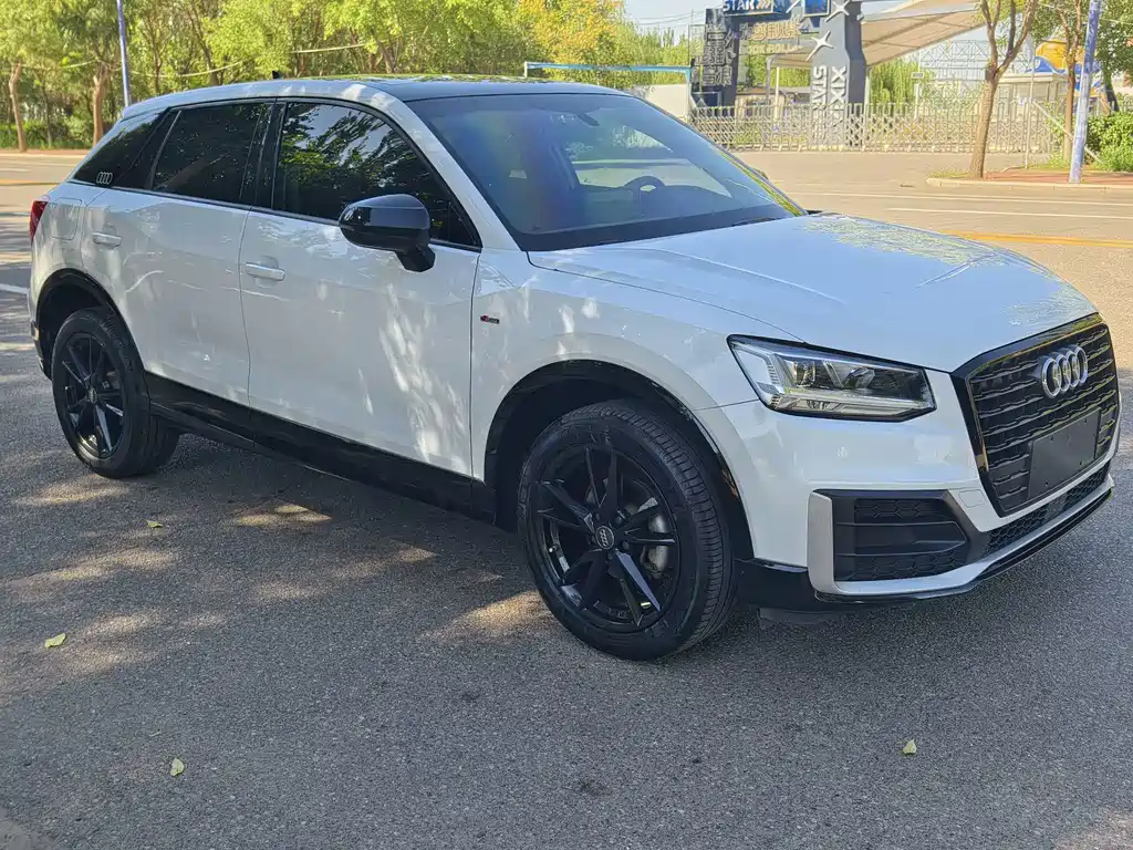 Audi Q2L — миниатюра 2
