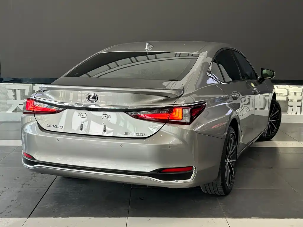 Lexus ES — миниатюра 4