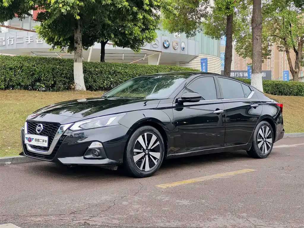 Nissan Teana 2022