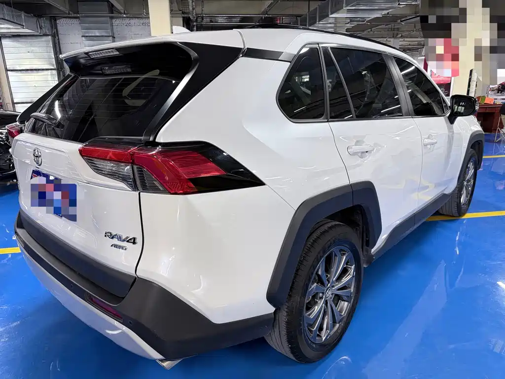 Toyota RAV4 — миниатюра 19