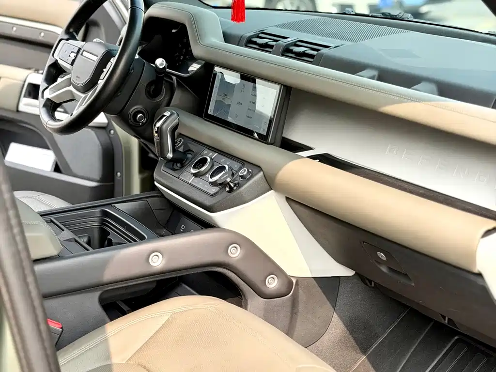 Land Rover Defender — миниатюра 14