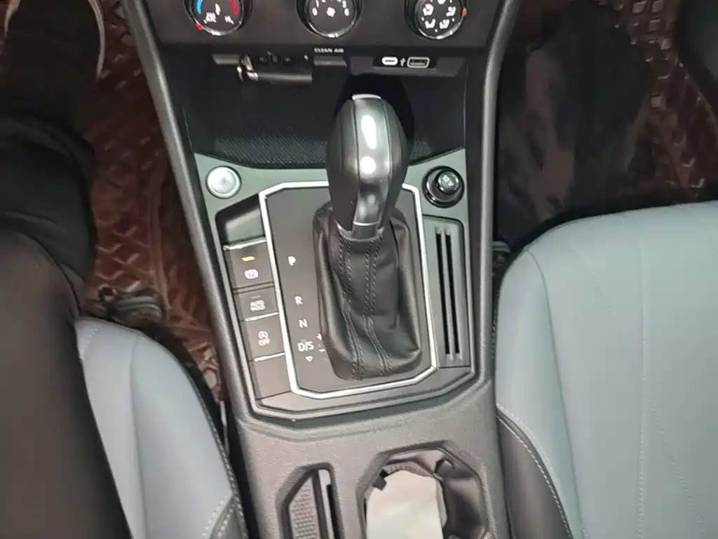 Volkswagen Lavida — миниатюра 13