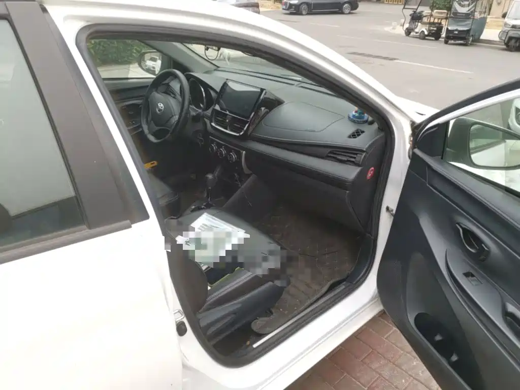 Toyota Yaris L — миниатюра 19