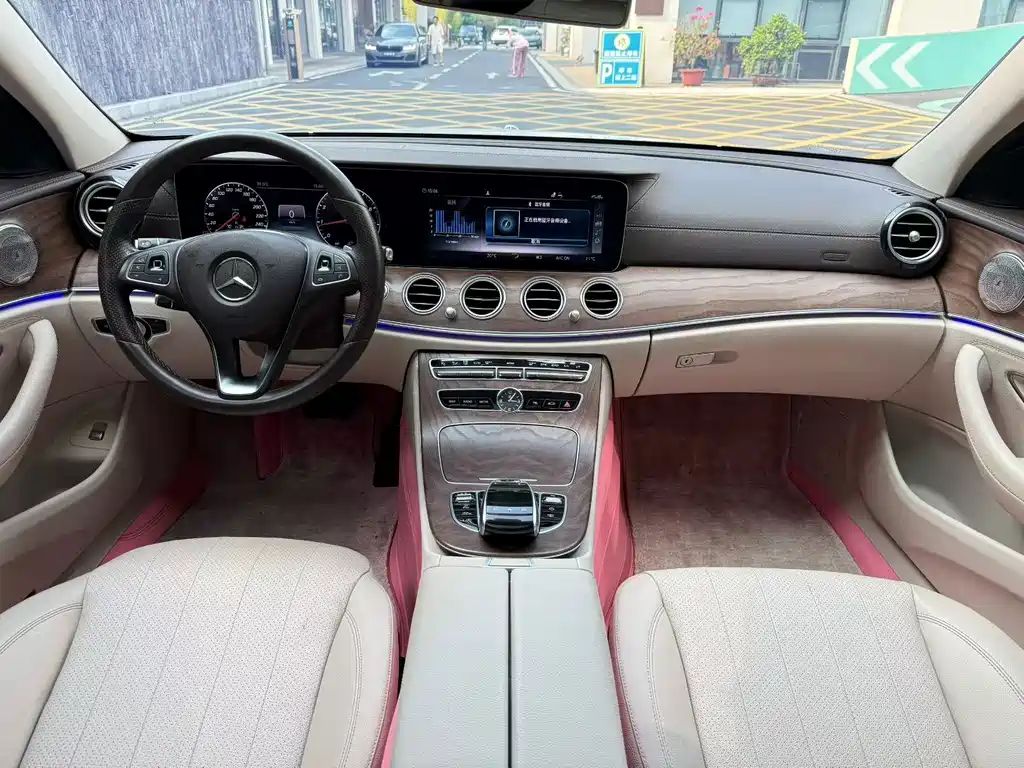 Mercedes-Benz E-Class — миниатюра 5