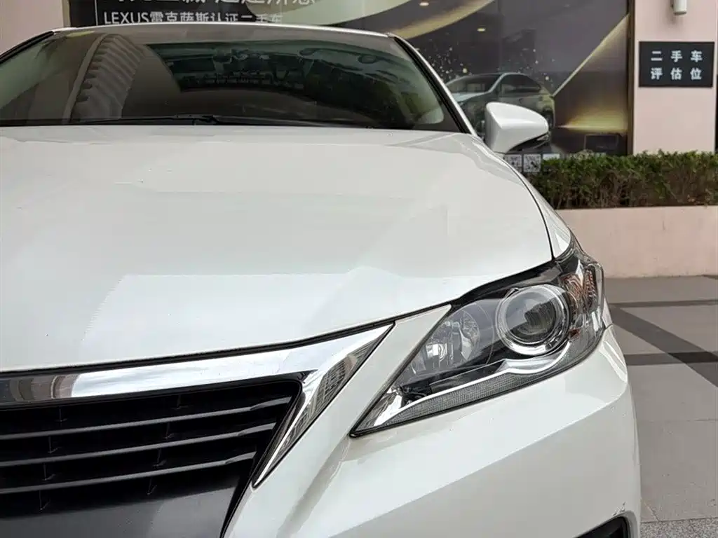 Lexus CT — миниатюра 5