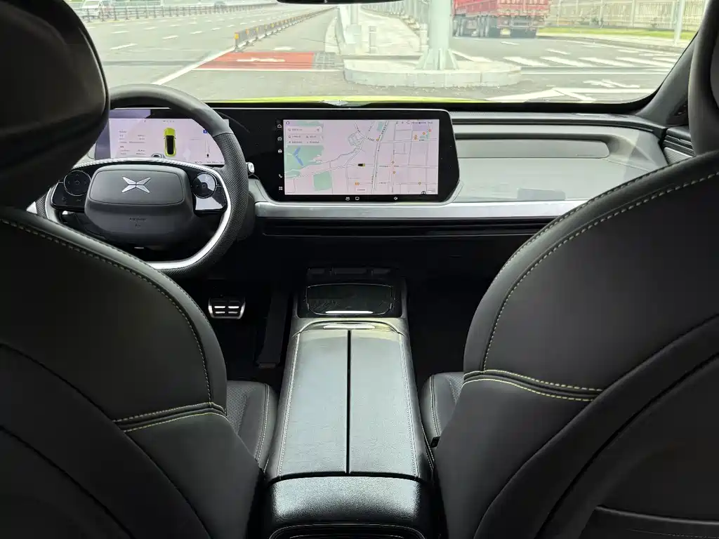 XPeng P7 — миниатюра 11