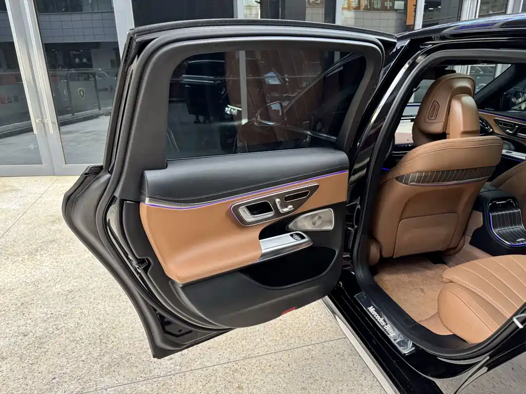 Mercedes-Benz E-Class — миниатюра 29
