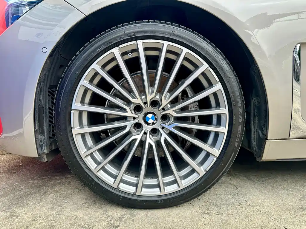 BMW 7 Series — миниатюра 23