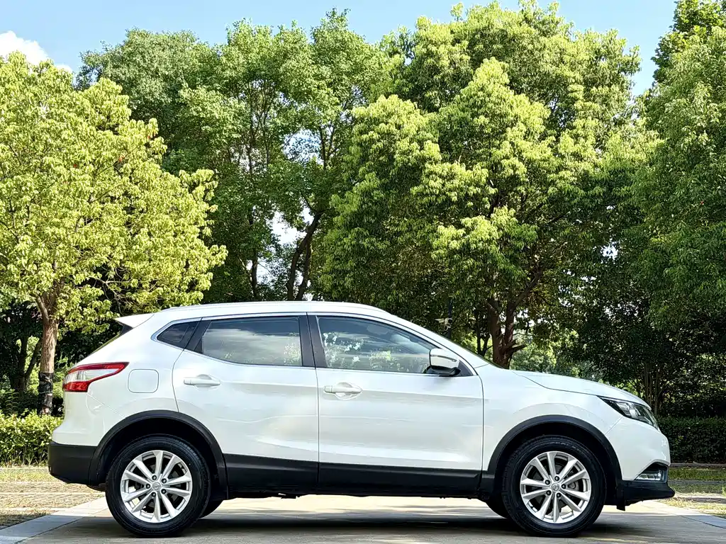 Nissan Qashqai — миниатюра 5