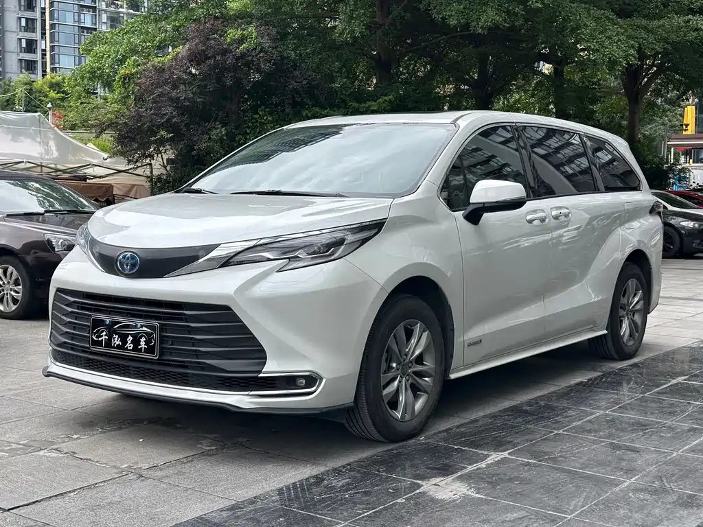 Toyota Sienna 2024