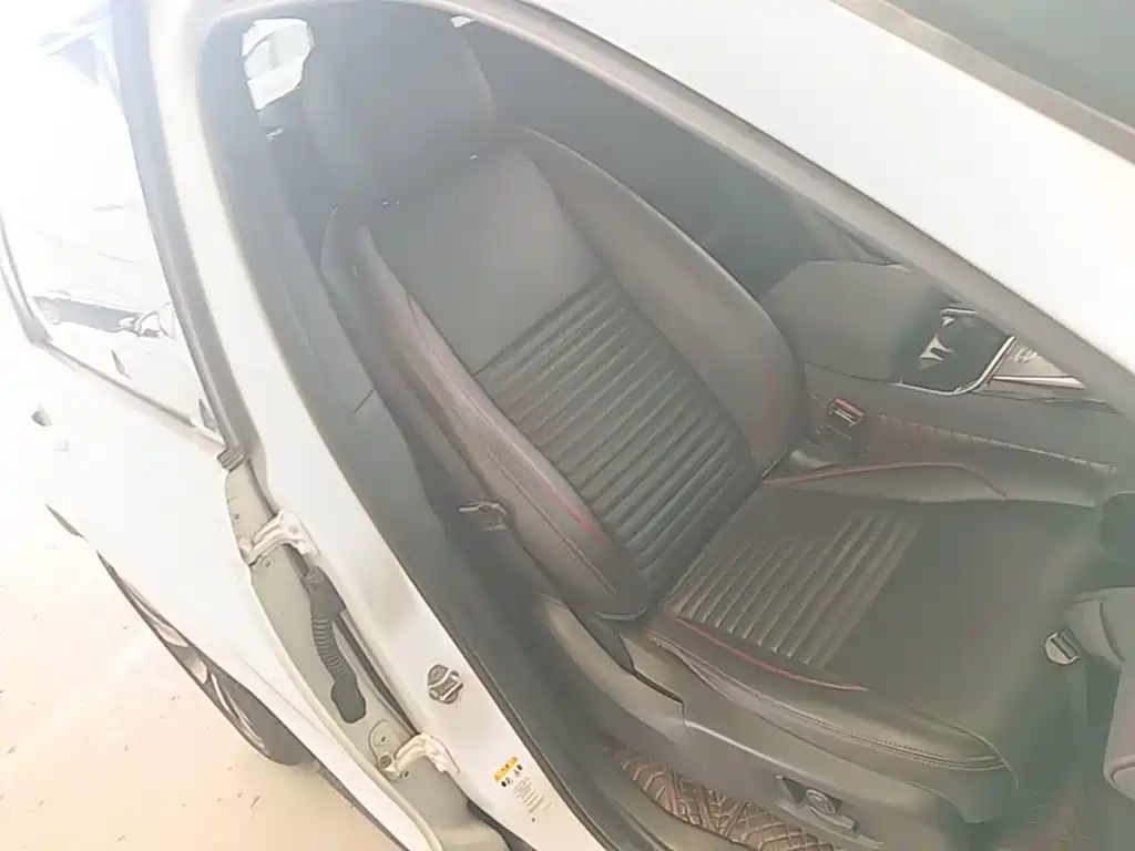 Land Rover Discovery Sport — миниатюра 25