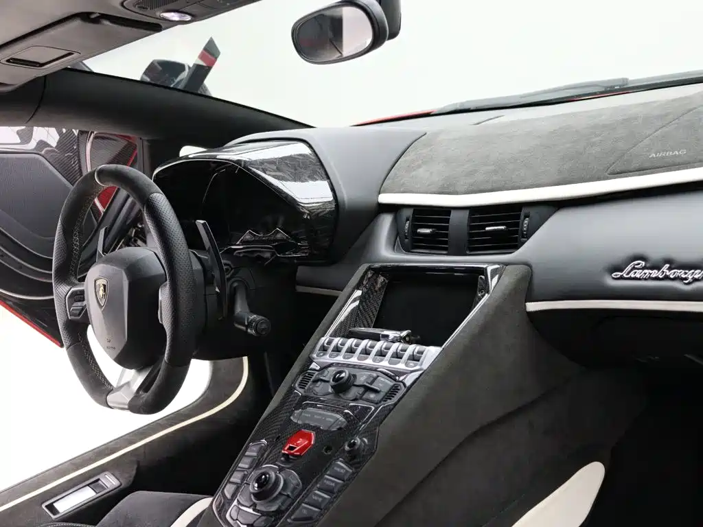 Lamborghini Aventador — миниатюра 14
