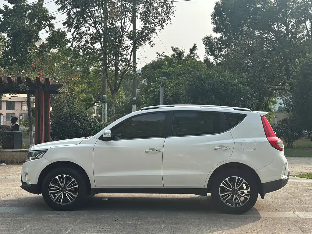 Geely Vision X6 — миниатюра 4