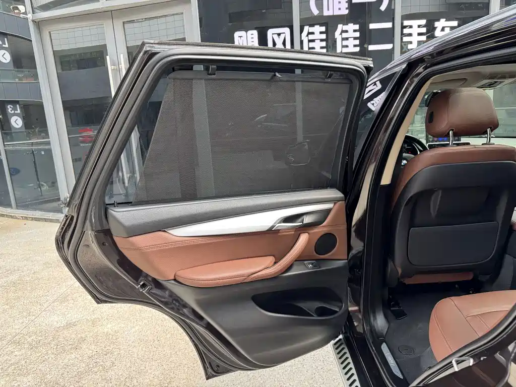 BMW X5 (Import) — миниатюра 30